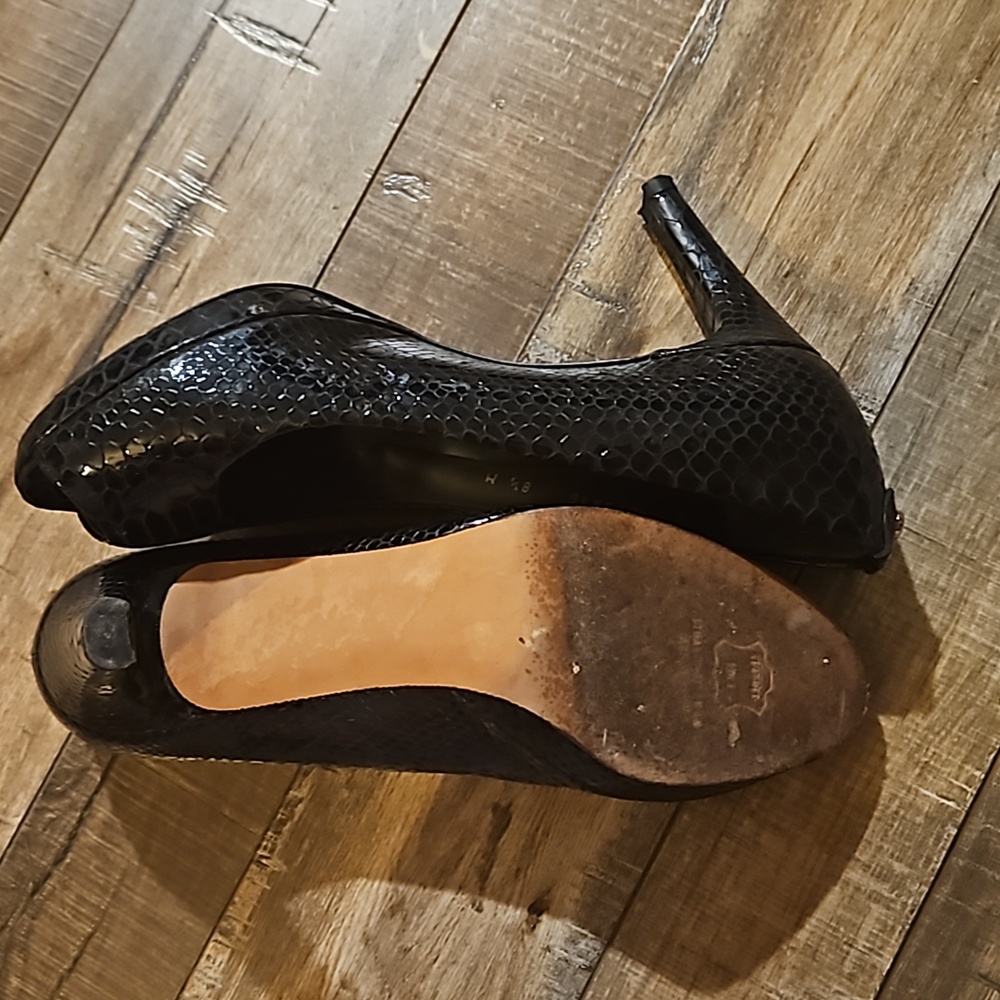 Shoes - Picture 4 of 4